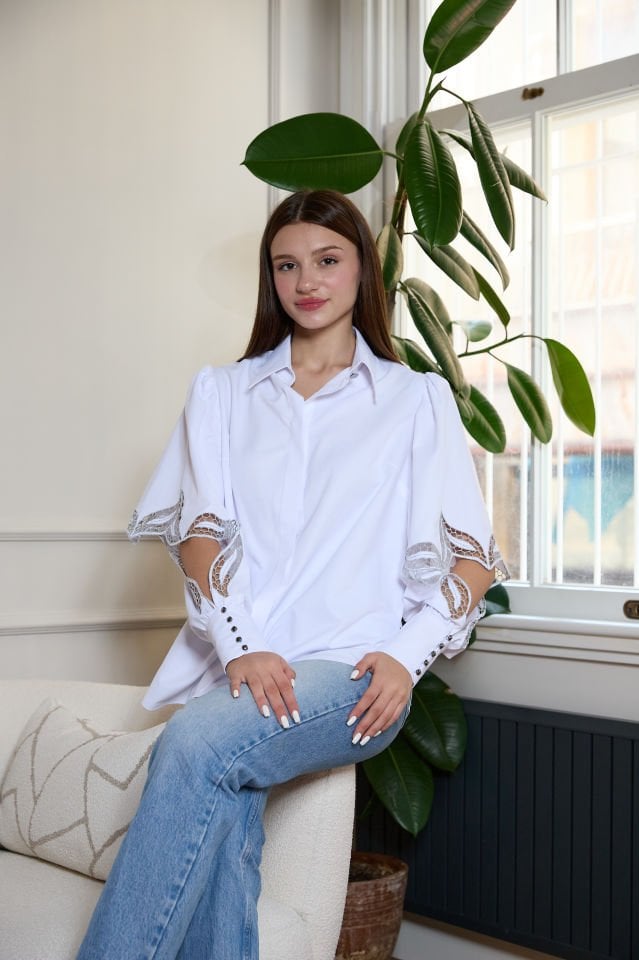 Kolları Beyaz İşli Cotton Gömlek
