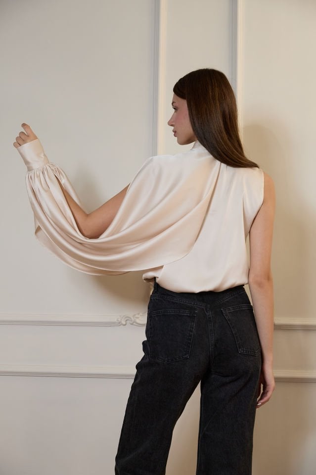 Tek Kollu İpek Saten Gömlek