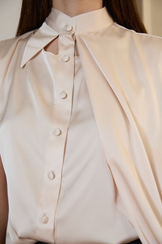 Tek Kollu İpek Saten Gömlek